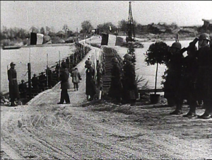 1946- Commémoration du passage des forces françaises du Rhin avec Charles de Gaulle