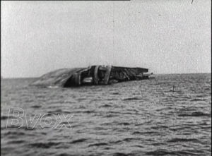 1948- Le 5 mai 45, l’ aviation britannique coulait 3 navires allemands qui avaient à bord les prisonniers du camp de concentration de Neugamme