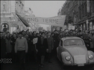 1963- Politique linguistique Belgique :Manifestation à Louvain des étudiants du régime français opposée à une contre manifestation flamande