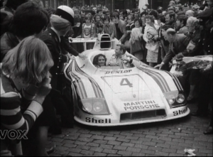 1977- Automobilisme : Après sa victoire aux 24 Heures du Mans, accueil triomphal de Jacky Ickx à Bruxelles