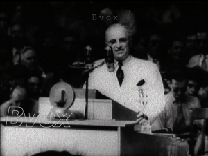 1948- USA: les démocrates désignent Truman comme candidat à la présidence.