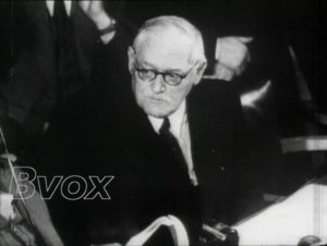 1952- Vichinsky accuse les É.-U. d’espionnage devant la Commission politique de l’ONU.