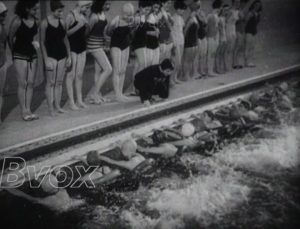 1952- Leçons collectives de natation à Turin.