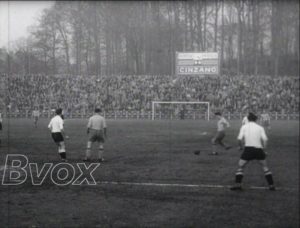 1952- Football : Olympic Charleroi – Union St-Gilloise 1-1.