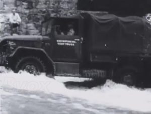 1950- Armée É.-U. : Nouveau camion tout-terrain américain.