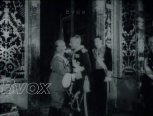 1950- Diplomatie : Général Silva se rend à l’audience diplomatique de Franco.